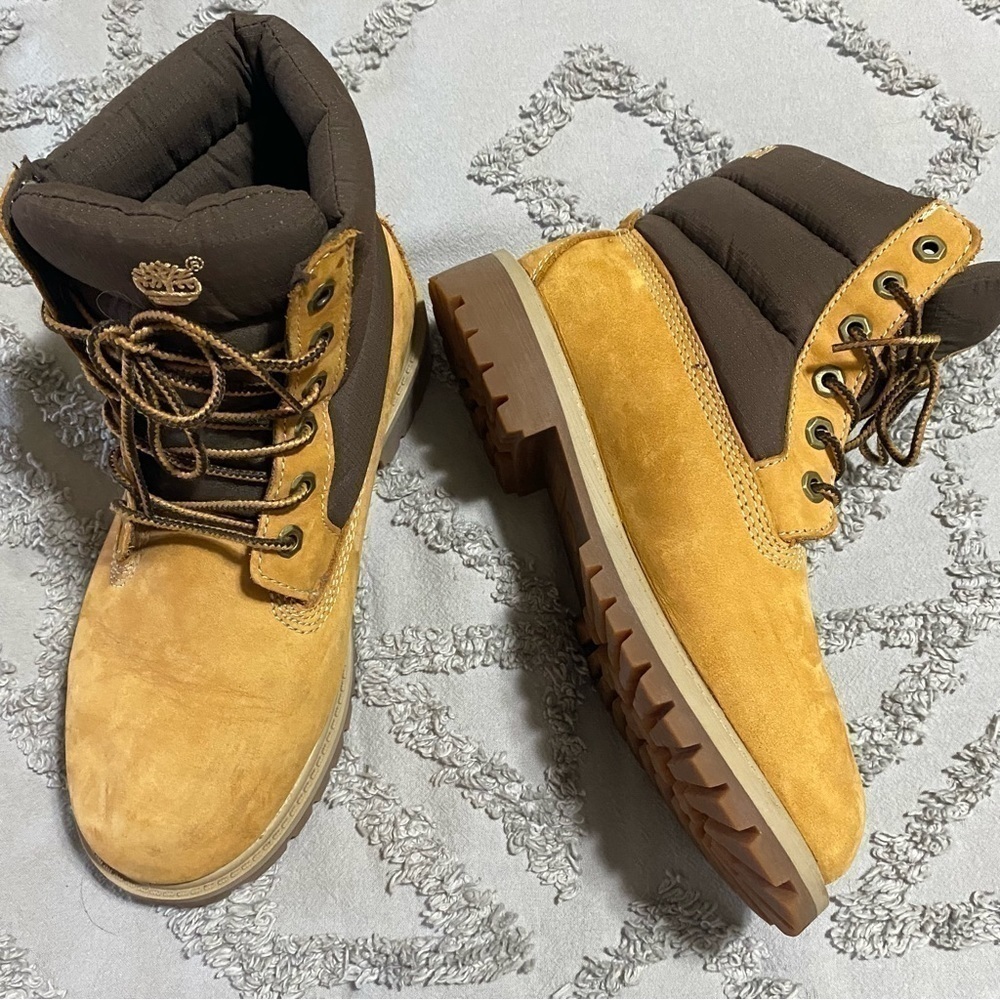 𝅺timberland Youth 6” Quilt Boot size 3 (35) - Picture 3 of 12